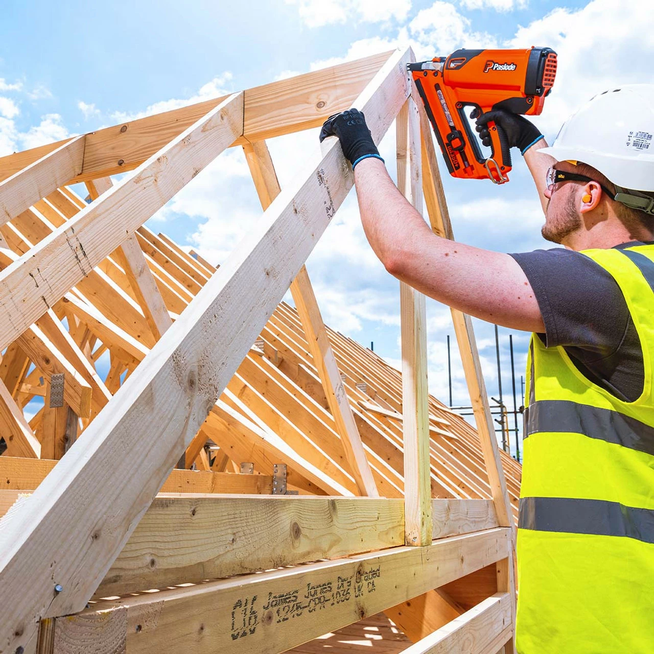 Paslode IM350+ 1st Fix Gas Framing Nailer With 1x 1.25Ah Battery - Image 11