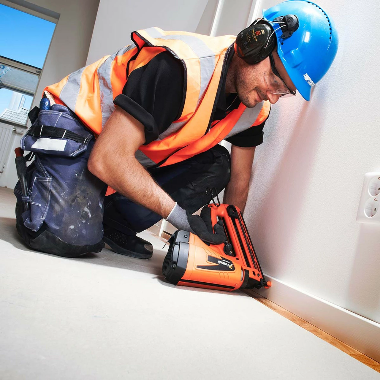 Paslode IM65A F16 7.4V Cordless Second Fix Angled Brad Nailer With 1x 2.1Ah Battery - Image 6