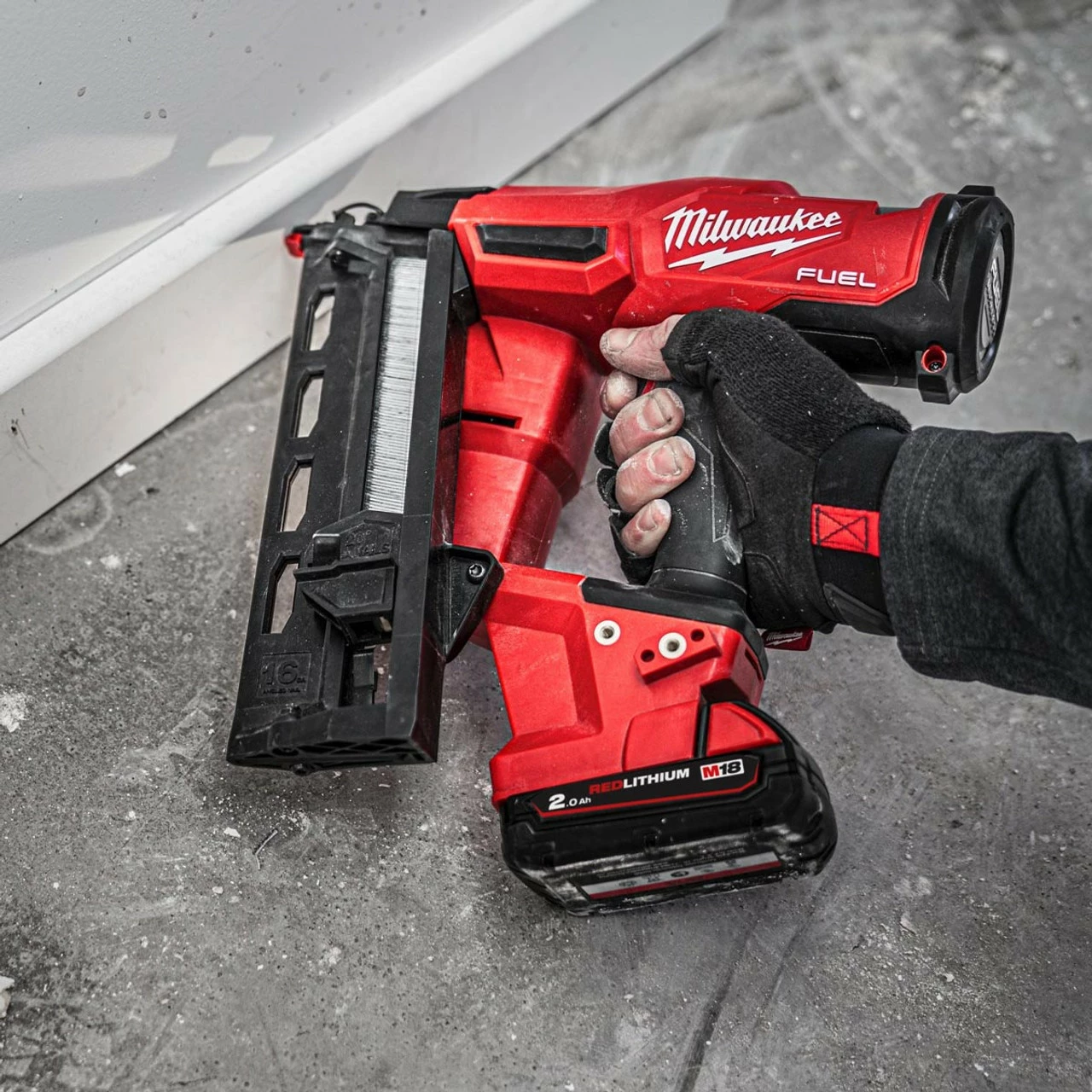 Milwaukee M18 FN16GA-401X 18V Fuel 16 Ga Angled Second Fix Finish Nailer With 1x 4.0Ah Battery - Image 16