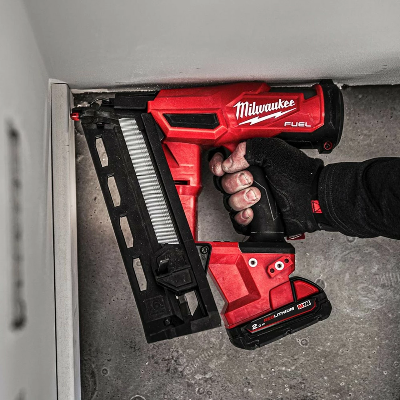 Milwaukee M18 FN16GA-401X 18V Fuel 16 Ga Angled Second Fix Finish Nailer With 1x 4.0Ah Battery - Image 12