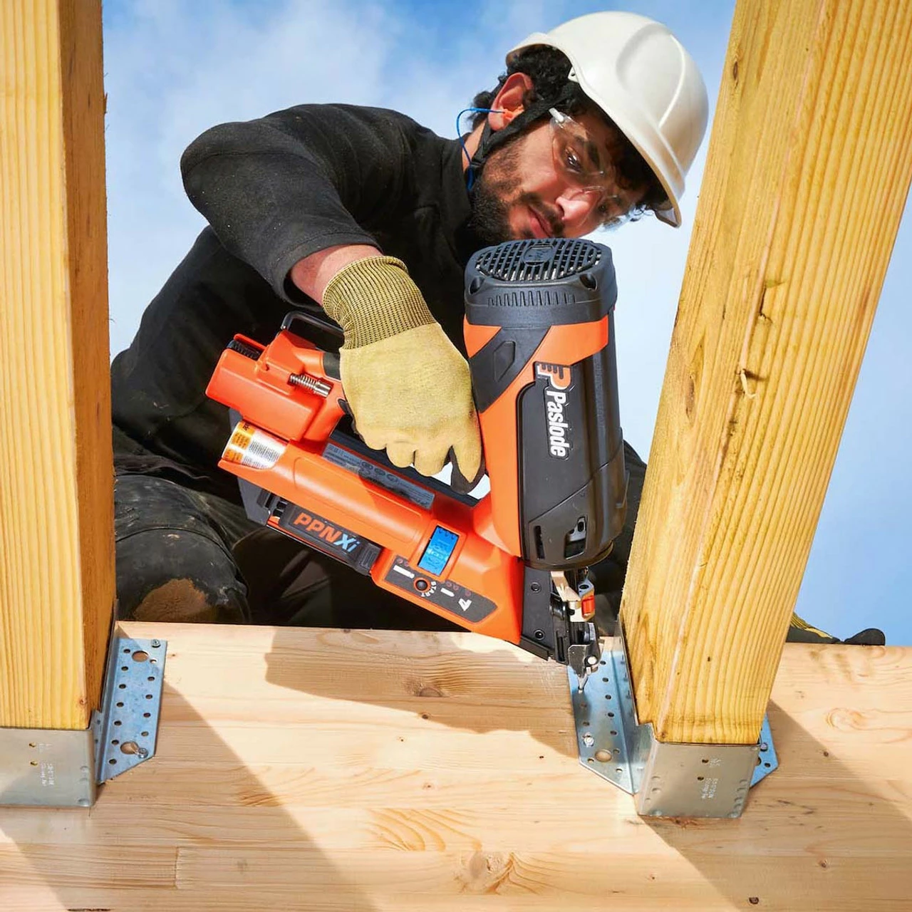 Paslode PPNXI 7.4V First Fix Positive Placement Gas Nailer With 1x 2.1Ah Battery - Image 4