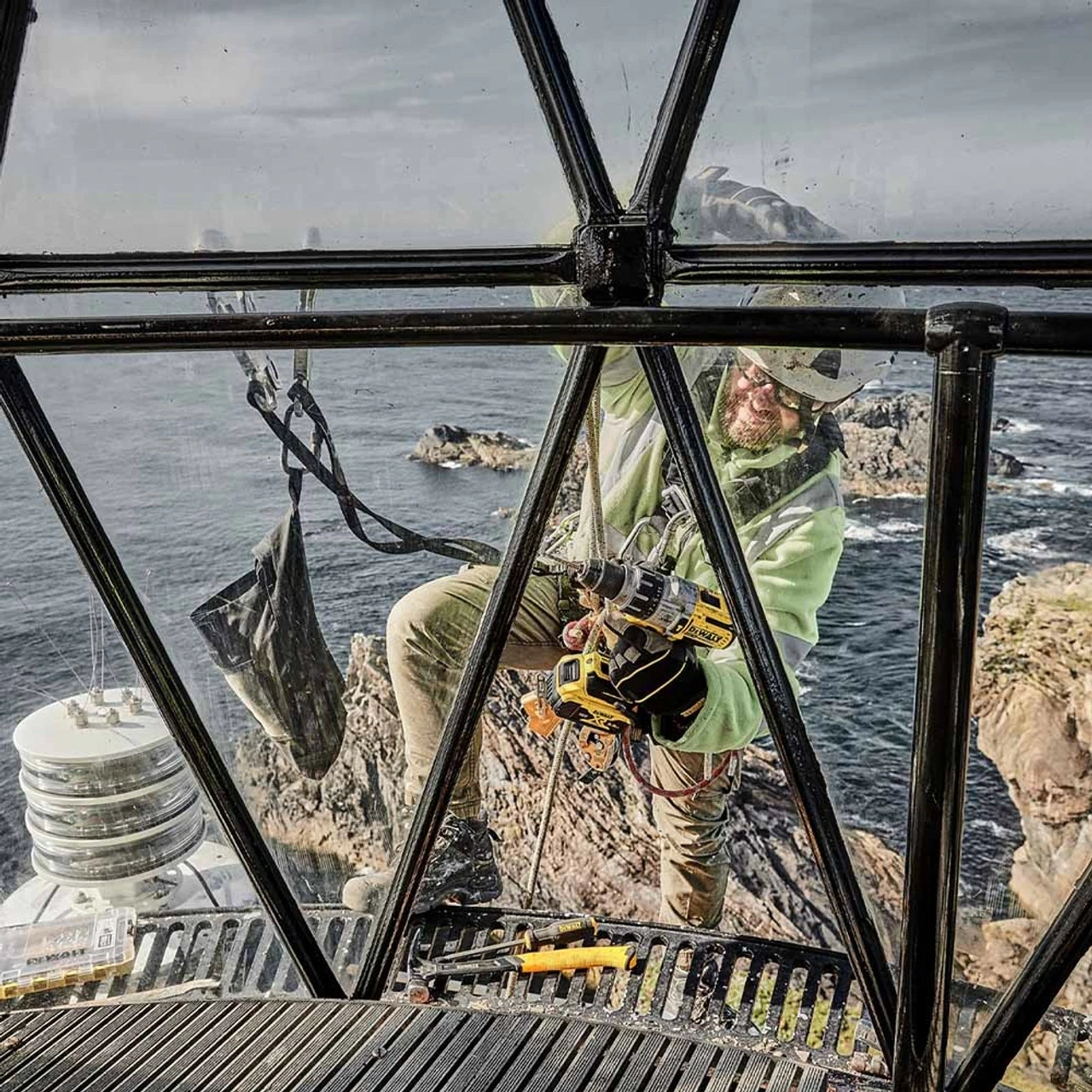 DeWalt DCD996X1 18V XR Cordless Brushless Combi Drill With 1x 9.0Ah Battery - Image 9