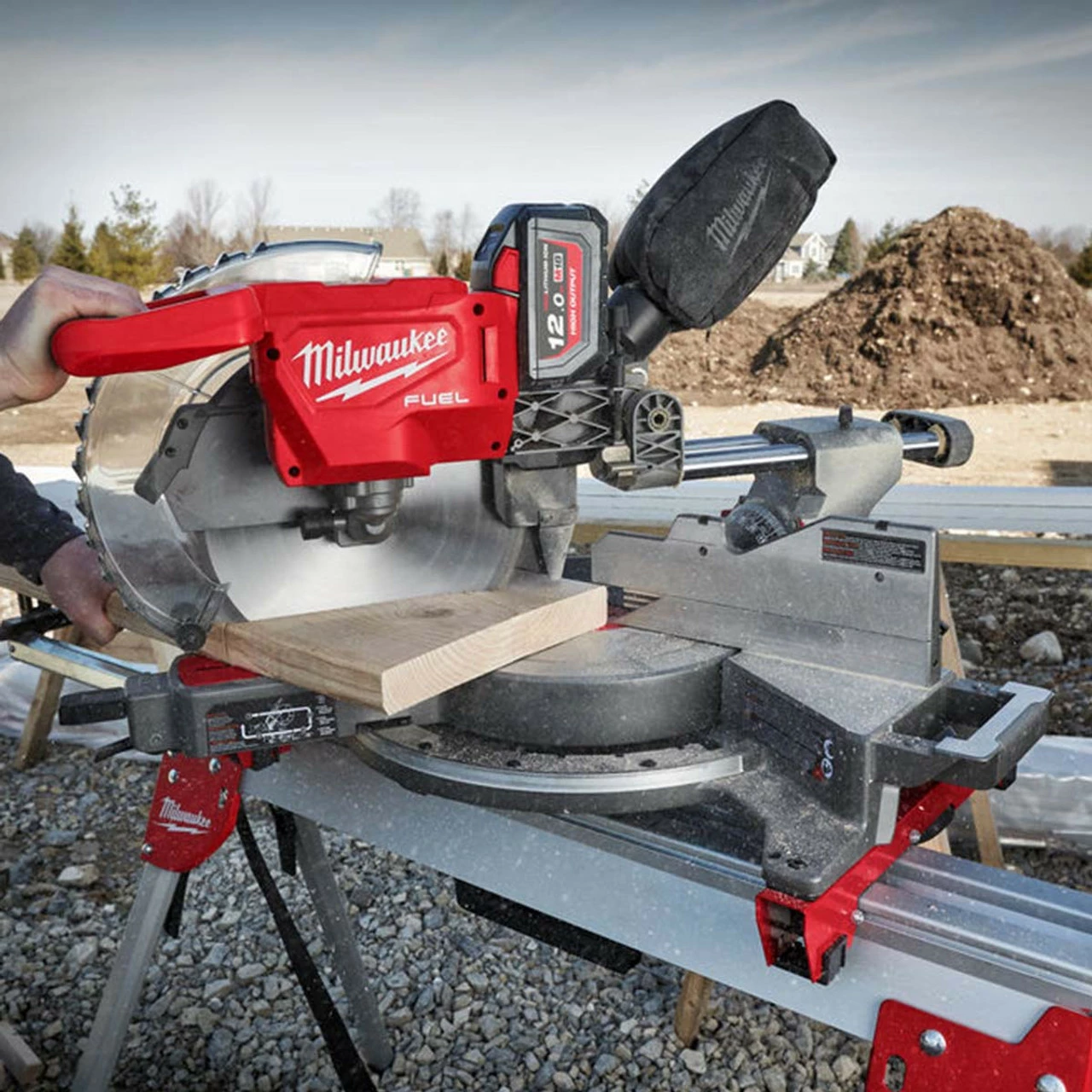 Milwaukee M18FMS305-0 18V Fuel 305mm Mitre Saw (Body Only) - Image 11