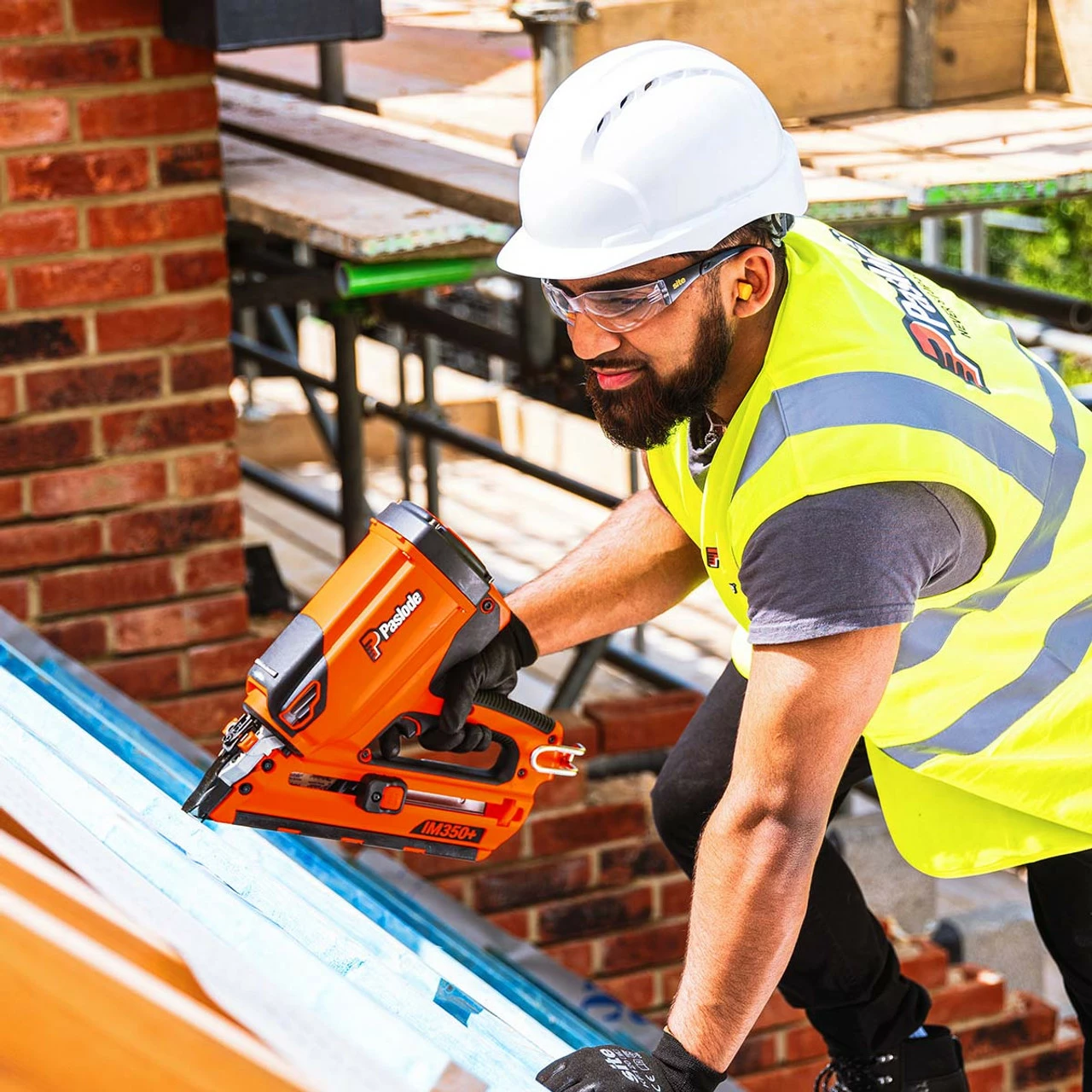 Paslode IM350+ 1st Fix Gas Framing Nailer With 1x 1.25Ah Battery - Image 8