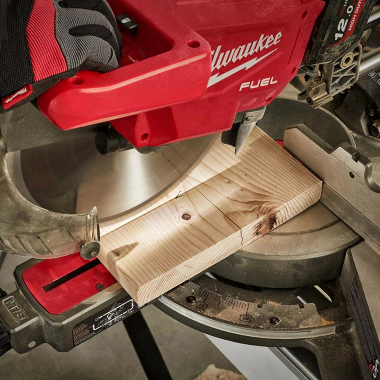 Milwaukee M18FMS305-0 18V Fuel 305mm Mitre Saw (Body Only) - Image 10