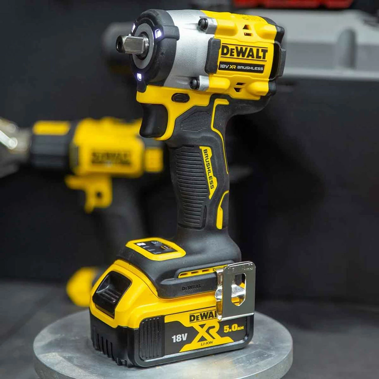DeWalt DCF922P2T 18V XR Brushless 1/2" Detent Pin Compact Impact Wrench With 2x 5.0Ah Batteries - Image 5