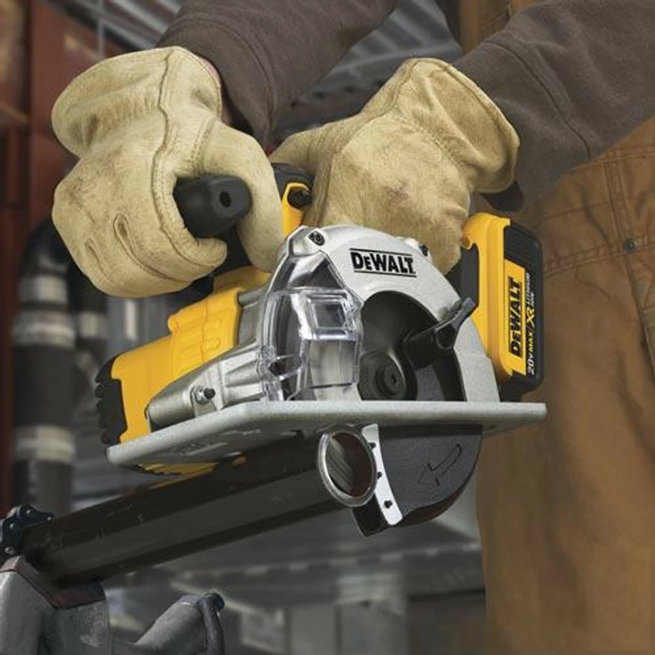 DeWalt DCS373N 18V XR 140mm Metal Cutting Circular Saw (Body Only) - Image 6