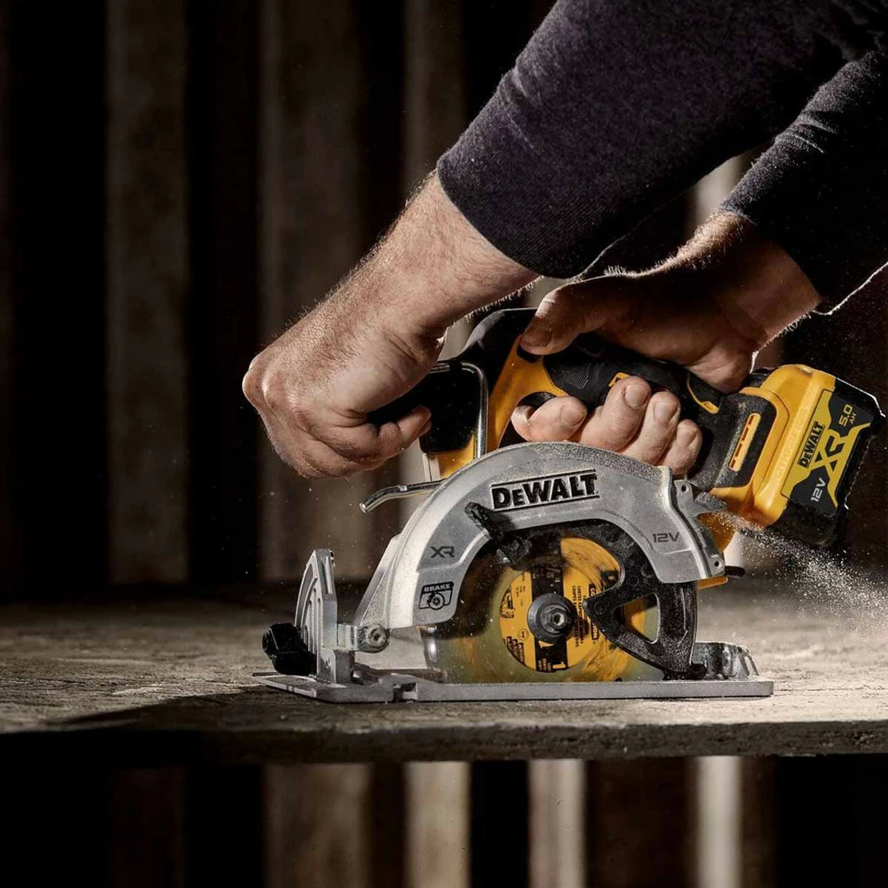 DeWalt DCS512P2 12V XR Brushless 140mm Circular Saw With 2x 5.0Ah Batteries - Image 5