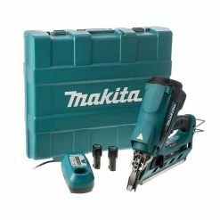 Makita GN900SE 7.2V First Fix Gas Nailer With 2x 1.0Ah Batteries