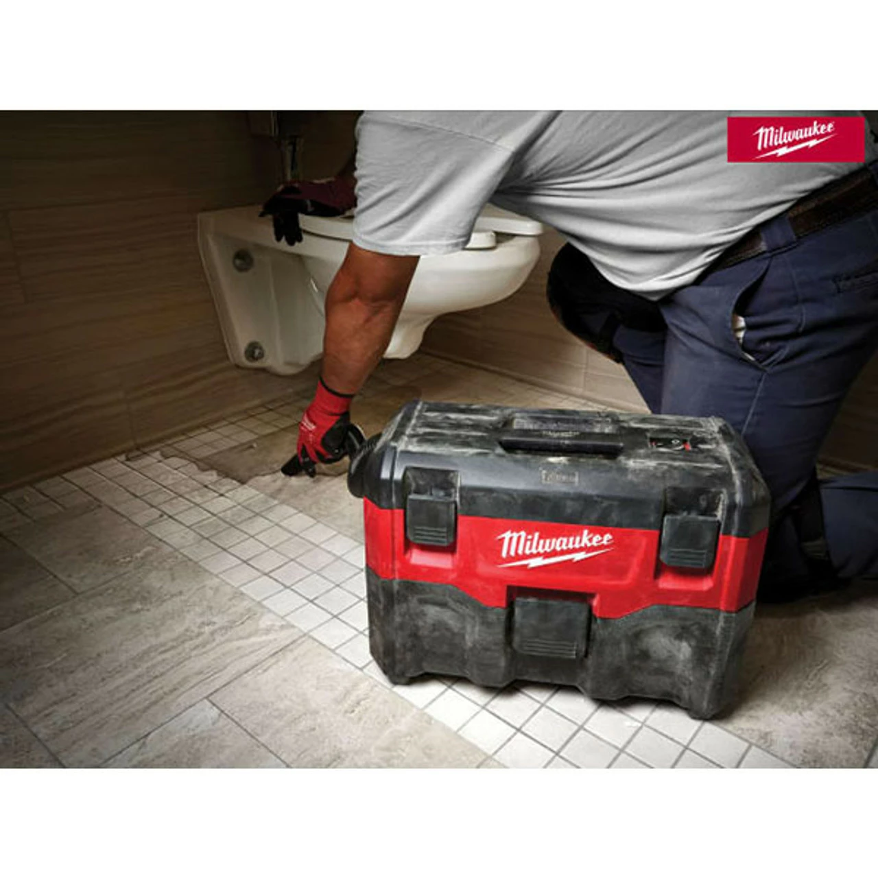 Milwaukee M18 VC2-0 18V Cordless Wet/Dry Vacuum (Body Only) - Image 4