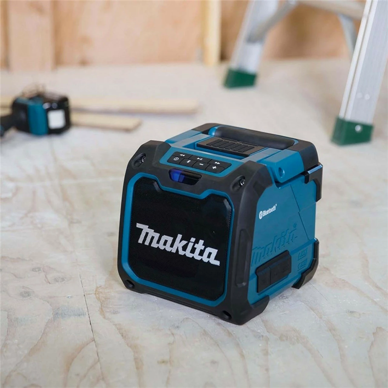 Makita DMR200 Bluetooth Jobsite Speaker - Image 4